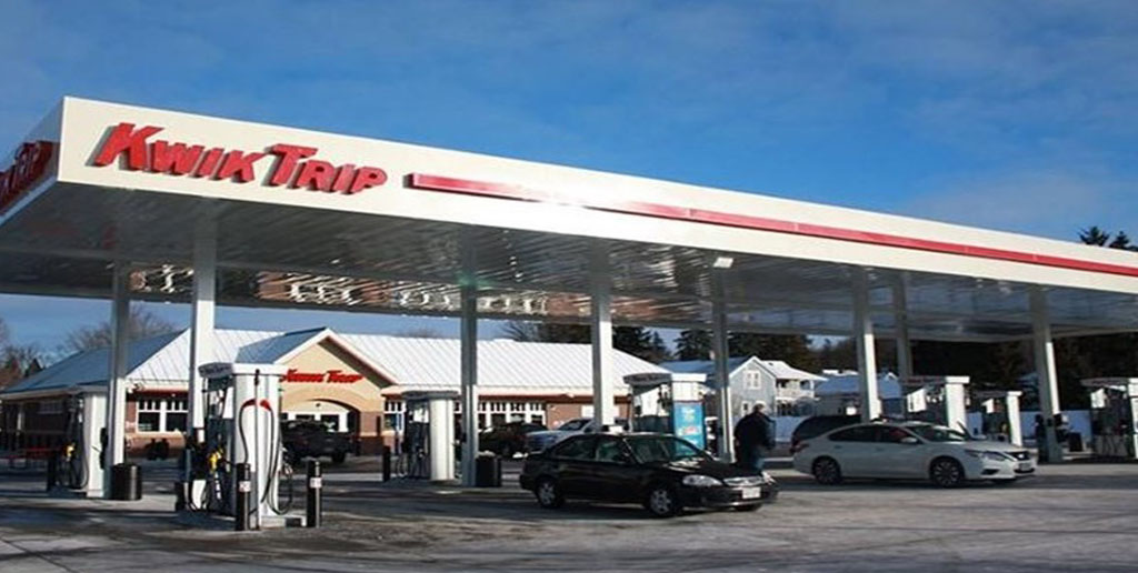 بنزین در آمریکا گران شد/ ادامه نرخ صعودی بنزین در تابستان