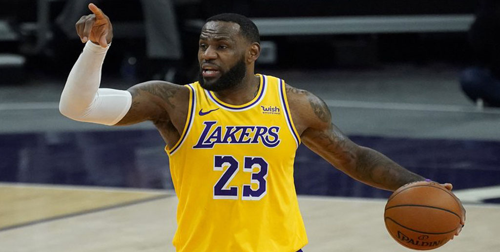 جیمز دومین بازیکن امتیازآور NBA در کریسمس/ کوبی در صدر