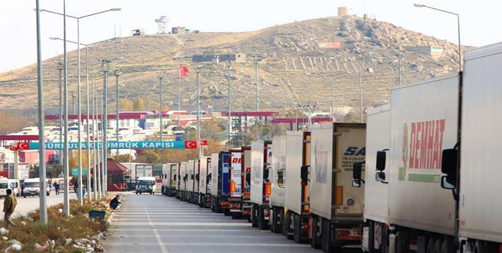 صف طولانی 500 کامیون‌ در مرز بازرگان/ ترکیه همکاری نمی‌کند