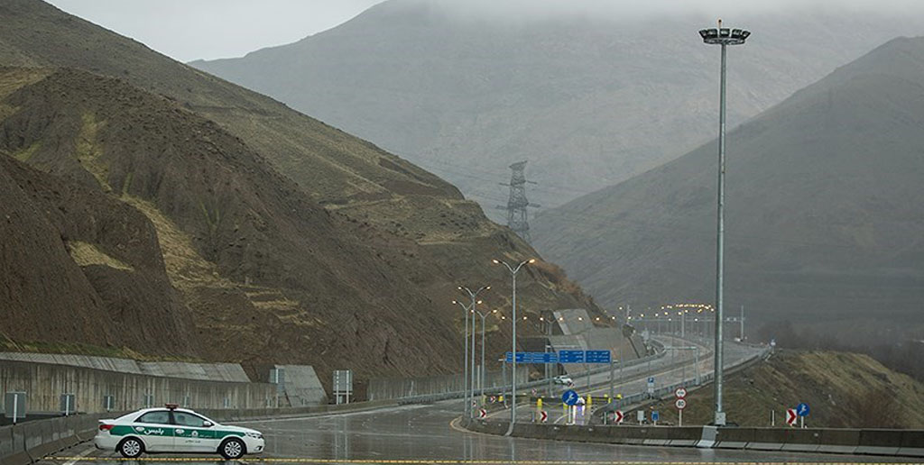 کاهش تردد در جاده‌های کشور/ بارش برف و باران در جاده‌های ۶ استان