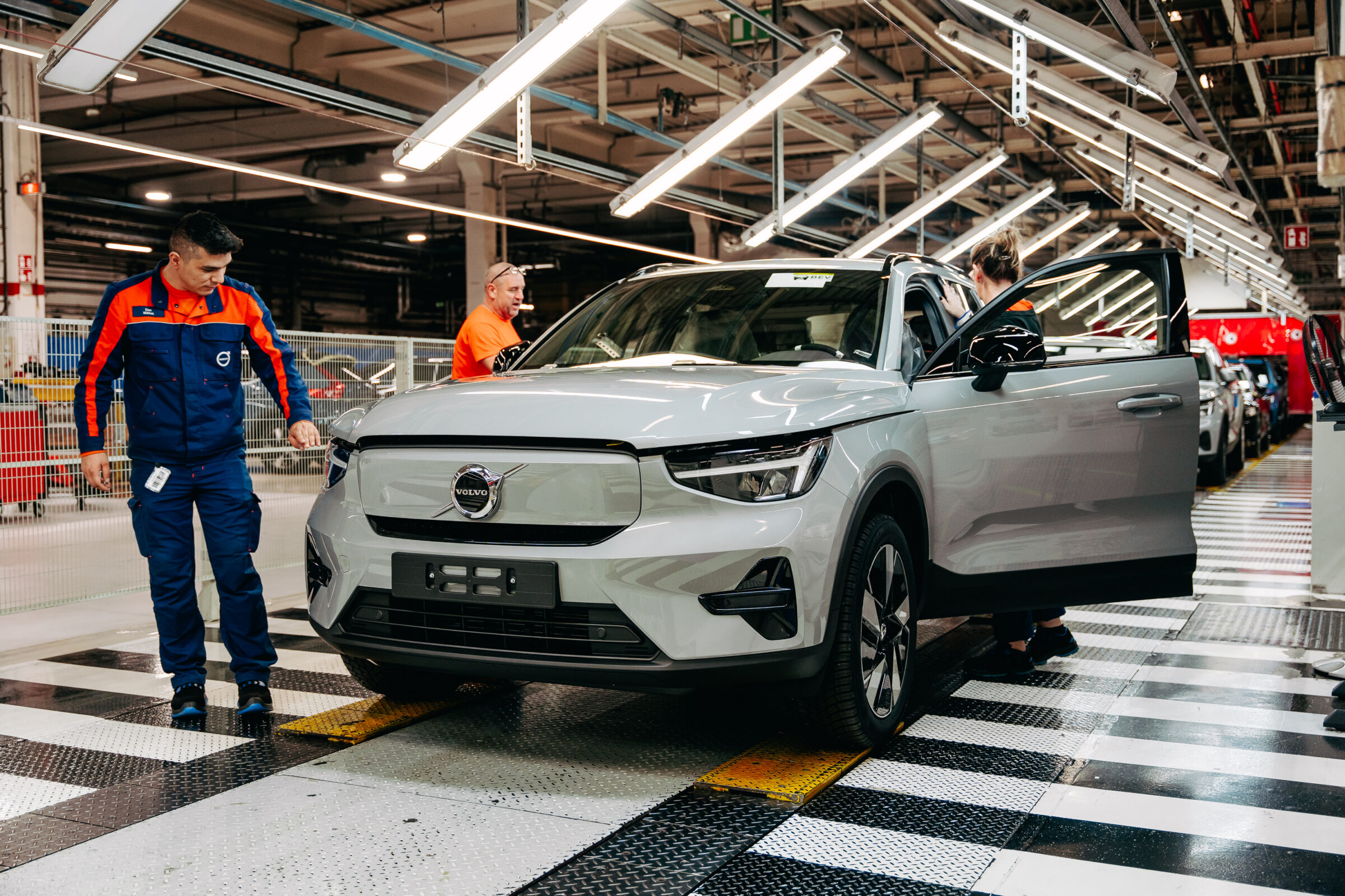 هشدار درباره آینده Volvo Gent؛ «صنعت خودروی اروپا در حال واگذاری به چین است»